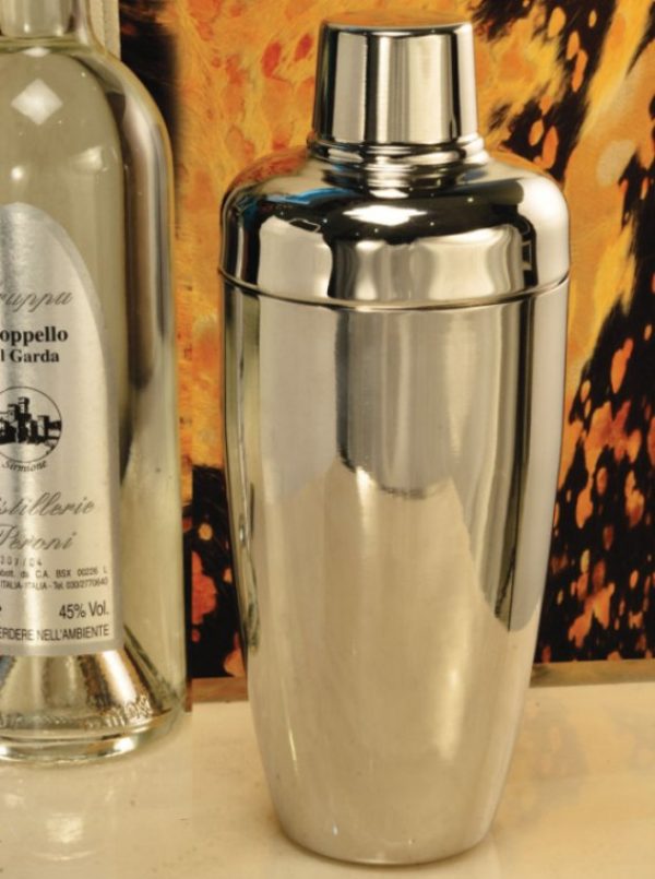 Apple cocktail shaker